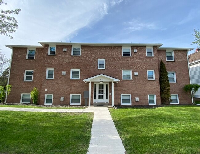 Building Photo - 305 Garfield Ave