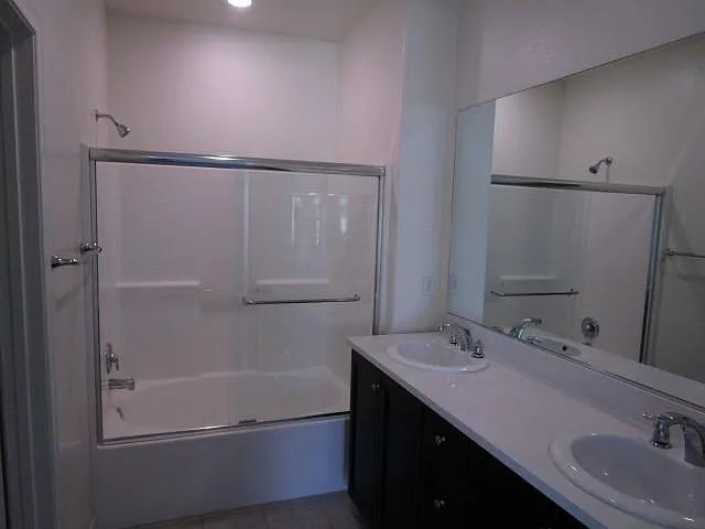 Foto del edificio - Beautiful Valencia Townhome in Desirable West Creek Community