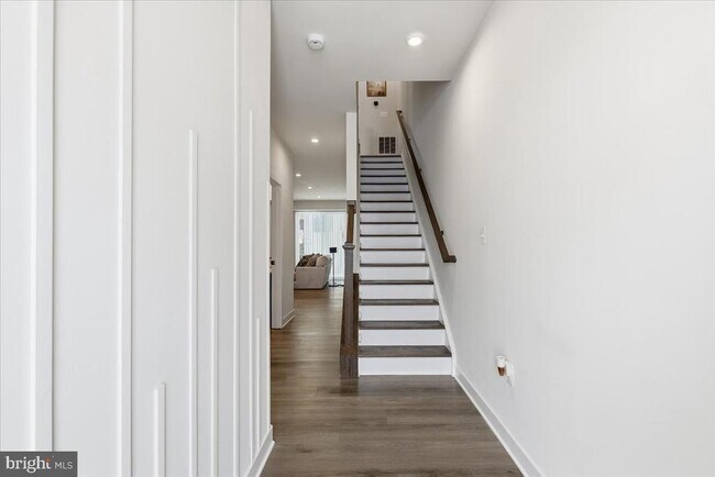 Foto del edificio - 7810 Yona Ct