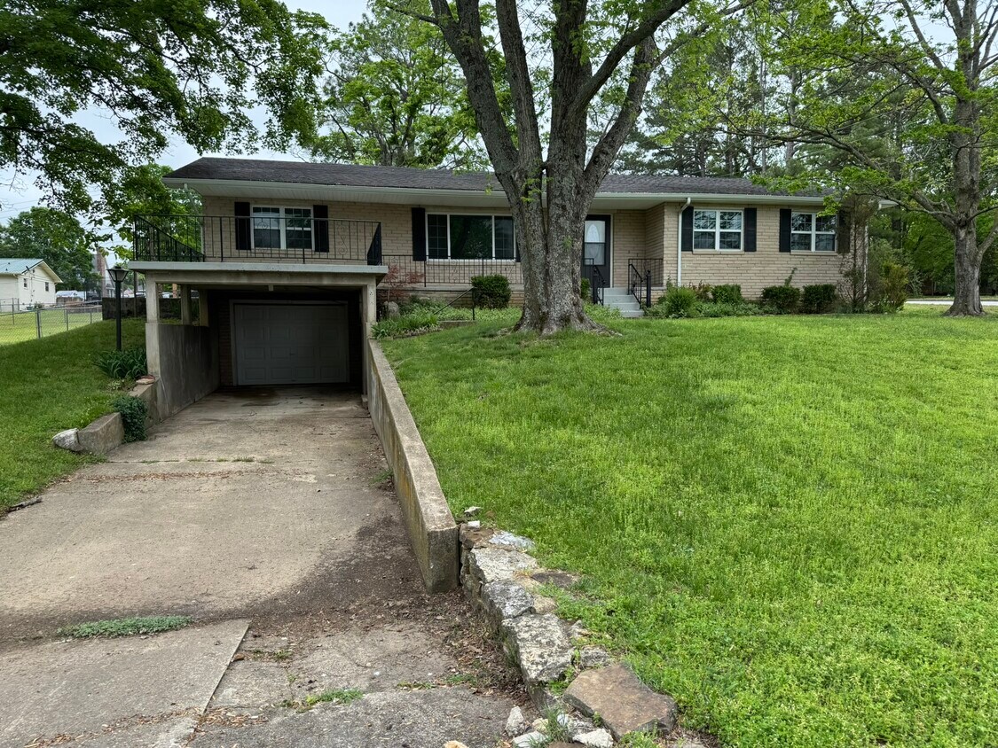 Primary Photo - 407 Morris St