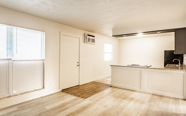 Interior Photo - Cedarbrook