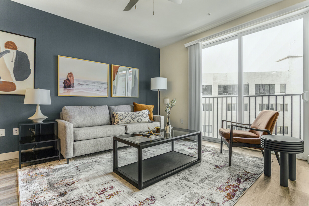 Foto principal - 325 N Gibson Rd