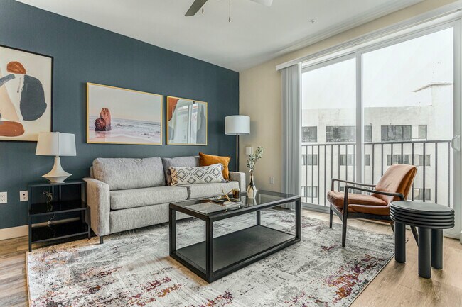 Foto del edificio - 11921 Carmel Creek Rd