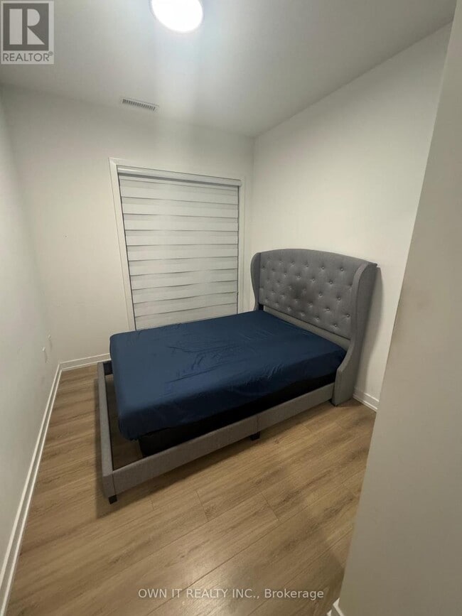 Photo du bâtiment - 20 Lagerfeld Dr