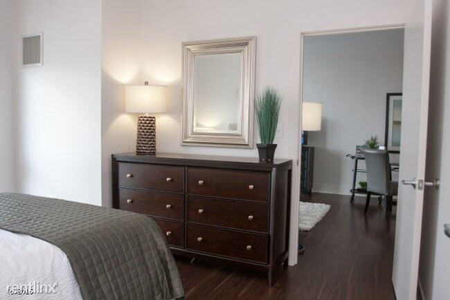 Foto del edificio - 1475 N Halsted St