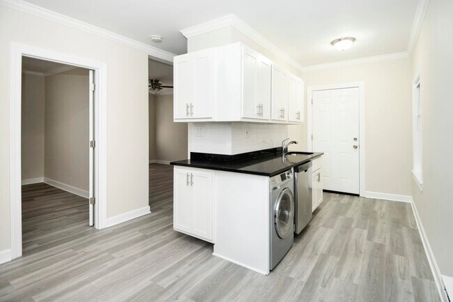 Foto del edificio - 838 W Cornelia Ave