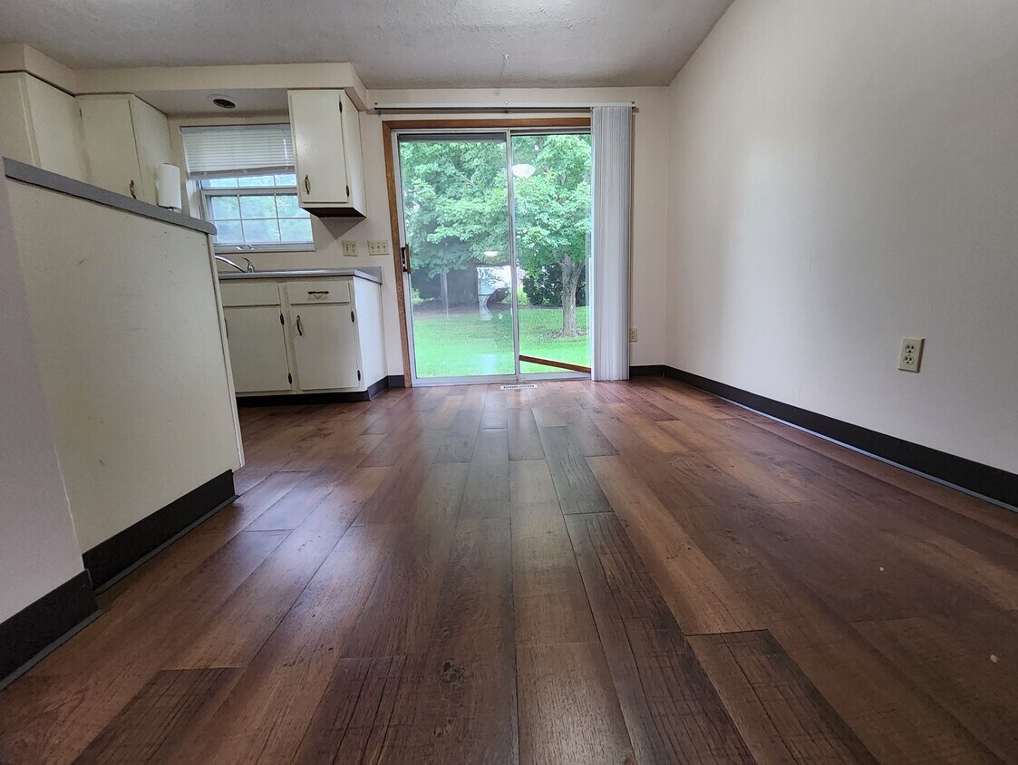 1668 Colonial Dr, Bucyrus, OH 44820 Townhome Rentals in Bucyrus OH