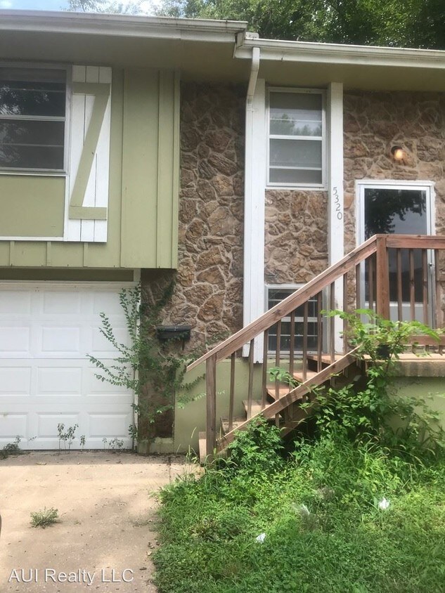 Primary Photo - 5320-5322 Ditzler Ave
