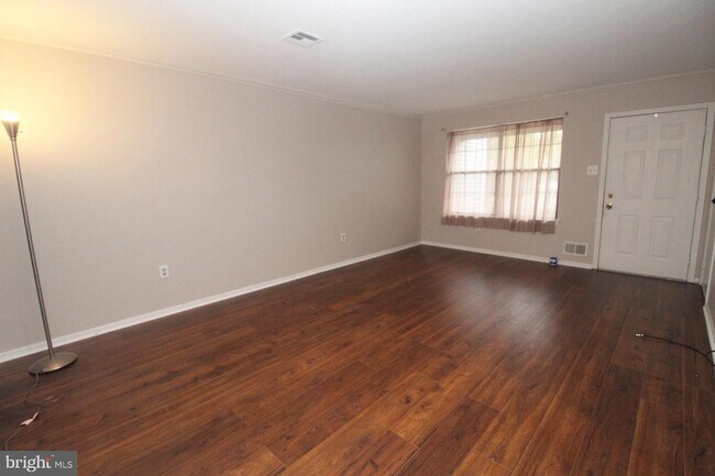 Building Photo - 25 Charlene Ct