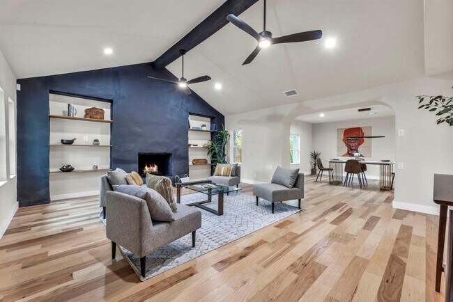 Building Photo - 6200 Kasper St