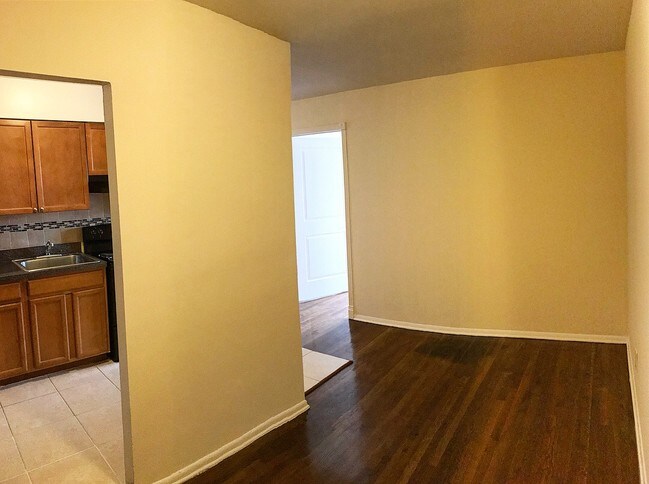 Building Photo - 8th Ave Condos LLC - 304