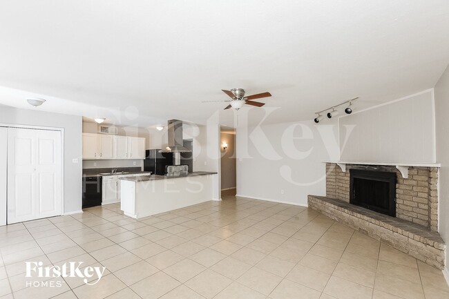 Building Photo - 7851 Holly Berry Ct