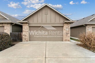 Building Photo - 920-922 W Onewood Pl