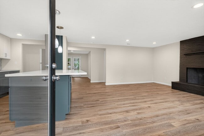 Foto del edificio - Updated 4BD Lake Oswego Home - Prime Location