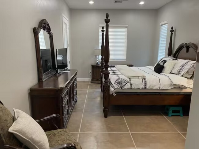 Foto del edificio - 4261 N Red Sun Pl