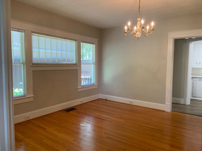 Building Photo - 403 N Mendenhall Street (Duplex)