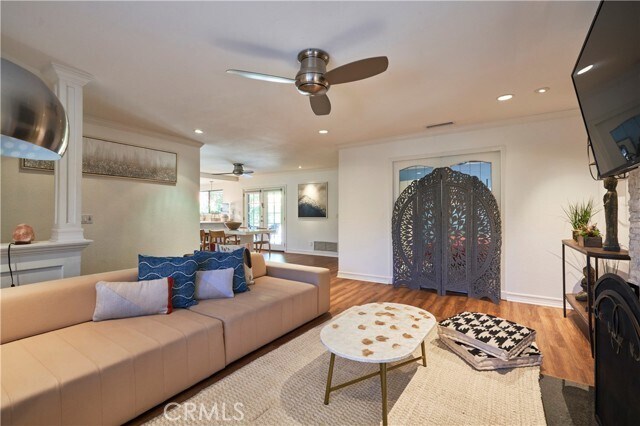Foto del edificio - 54440 Eisenhower Dr