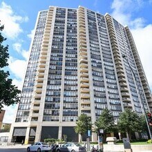Building Photo - 3930 N Pine Grove Ave