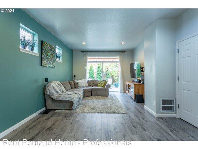 Foto del edificio - 3 br, 2.5 bath House - 1141 SE Tamango St