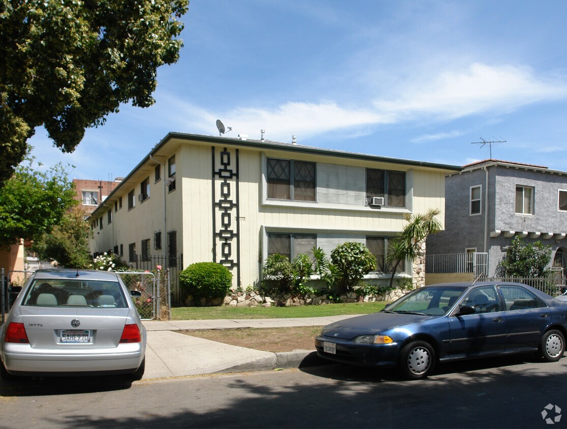 Building Photo - 1030 N Oxford Ave