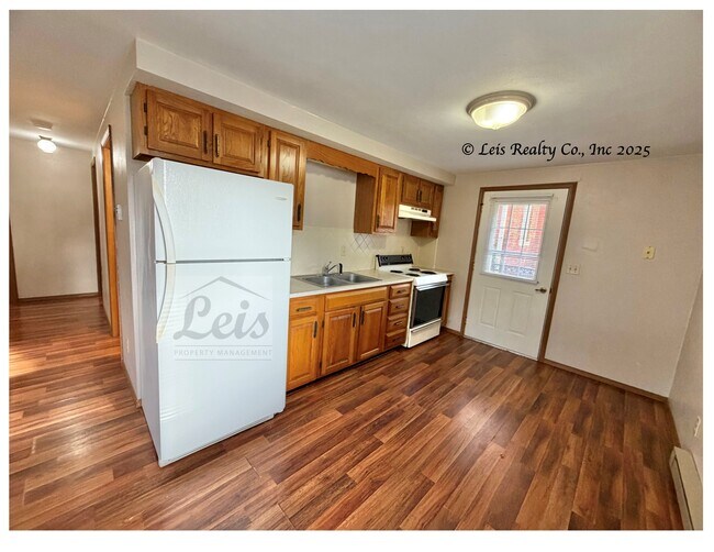 Foto del edificio - 321 W 4th St
