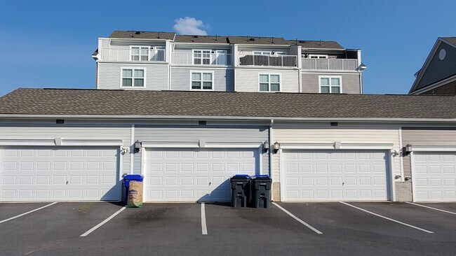 Building Photo - 11247 Saint Luke Dr