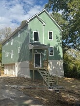 Building Photo - 1030 Oakland Ave Building Photo - 1030 Oakland Ave