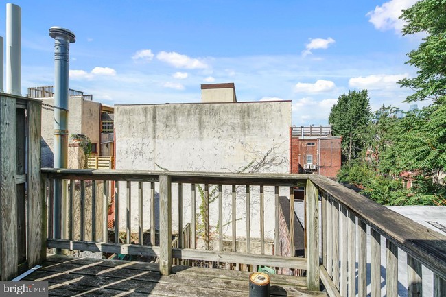 Building Photo - 620 S 3rd St