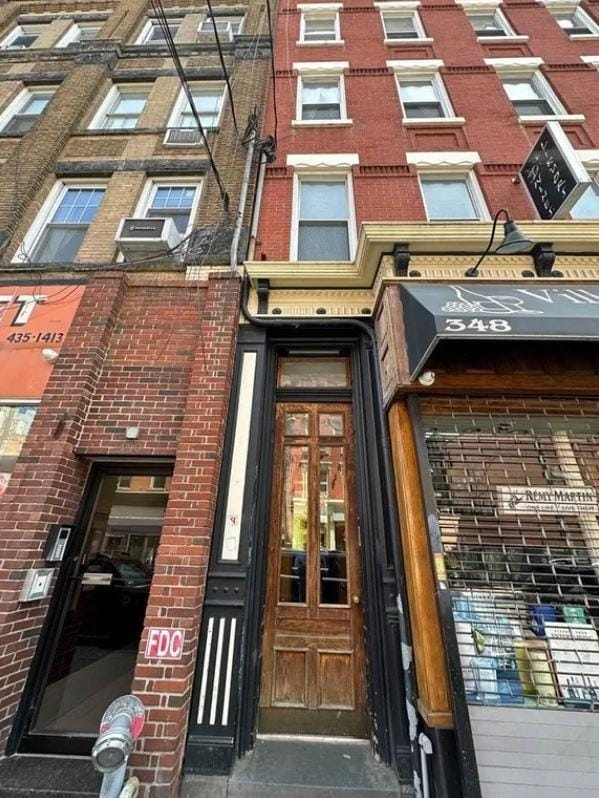 Building Photo - 348 Grove St