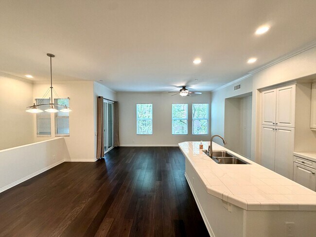 Foto del edificio - Claremont Village Condo at Village Walk