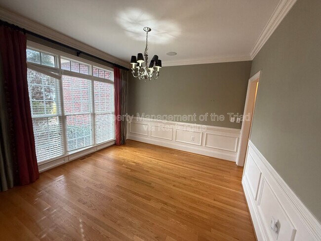 Foto del edificio - 2528 N Beech Ln