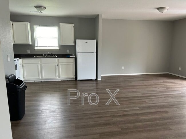 Building Photo - 316 Erin Pl