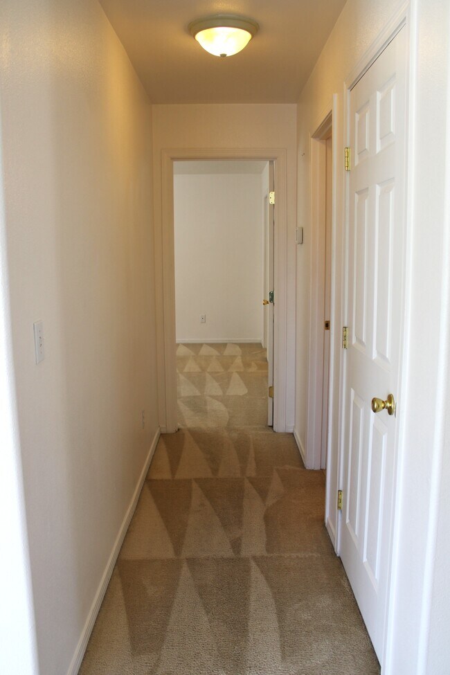 Foto del edificio - 1503 Trisha Way