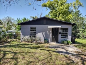 Building Photo - 710 S Lee Ave
