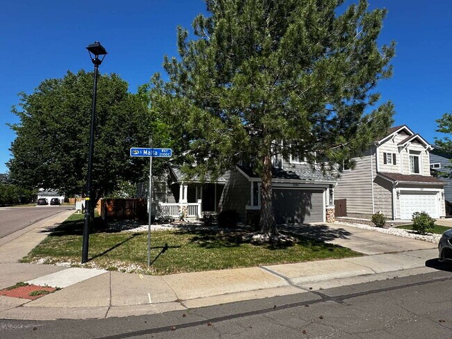Foto del edificio - "Charming Centennial Retreat: Spacious 3-Bedroom Home with 2.5 Baths!