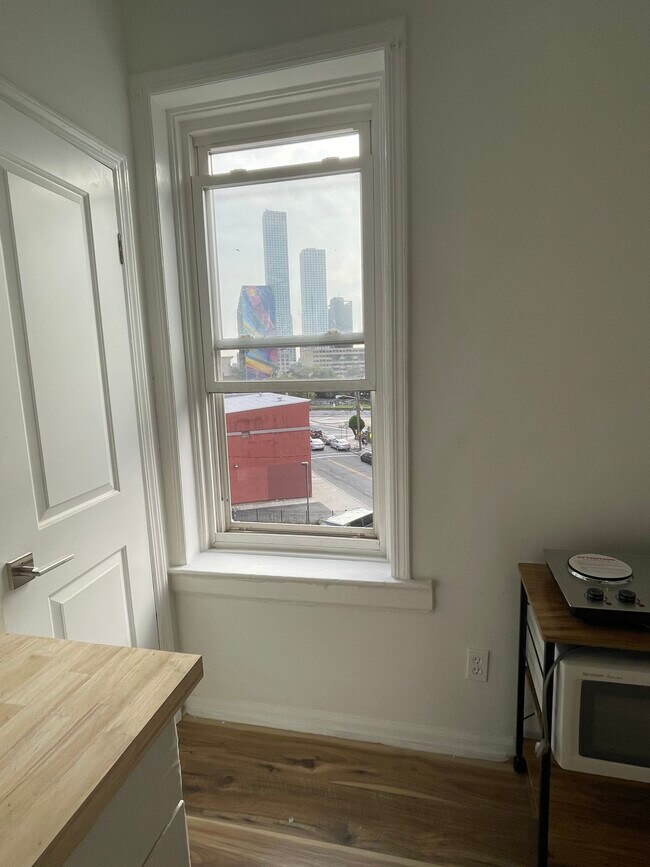 Foto del edificio - 187 Hopkins Ave