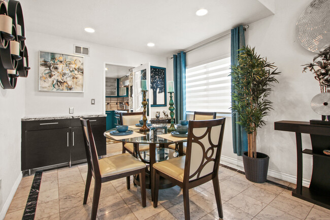 Dinning Room - 1107 Woodbury Dr