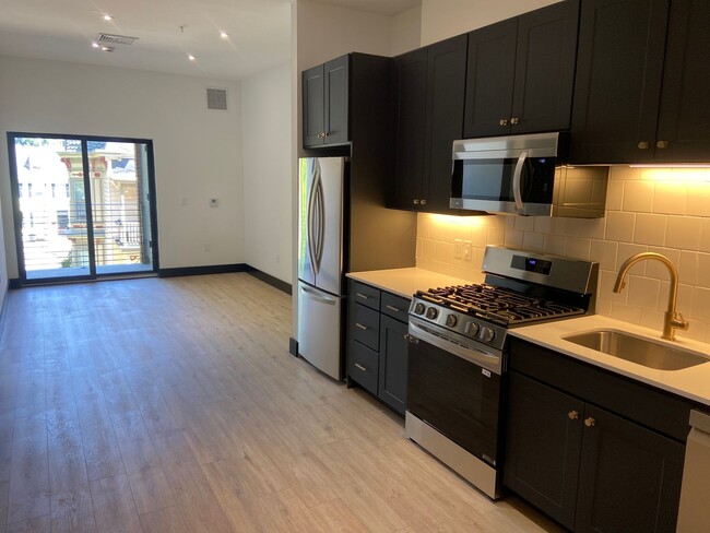 Building Photo - Fantastic one bedroom with balcony at Wate...