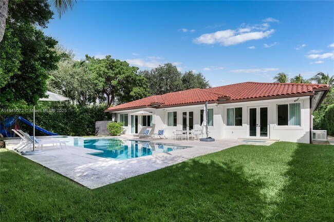 Foto del edificio - 636 Melaleuca Ln