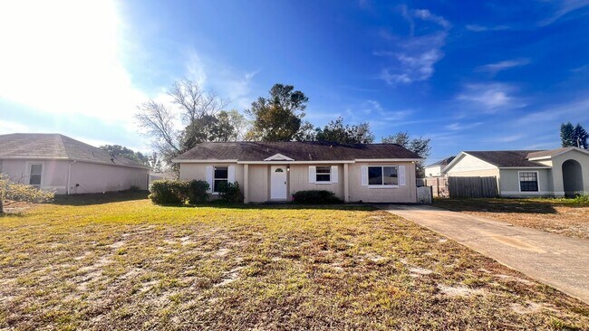 Building Photo - Charming 2 Bedroom, 1 Bathroom Home in Deltona!!