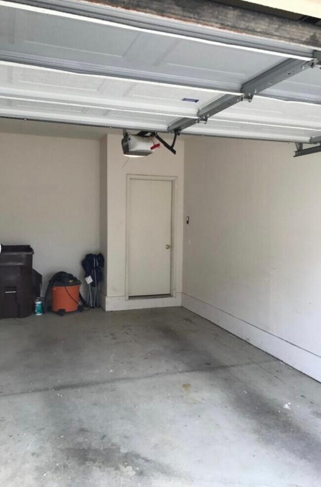 Building Photo - 11200 Addington Dr