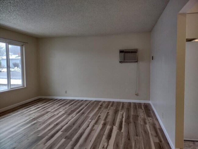 Foto del edificio - 3050 NE Johnson St