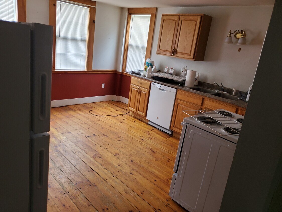 3 Paulson Rd Unit 1, Farmington, NH 03835 Apartments in Farmington