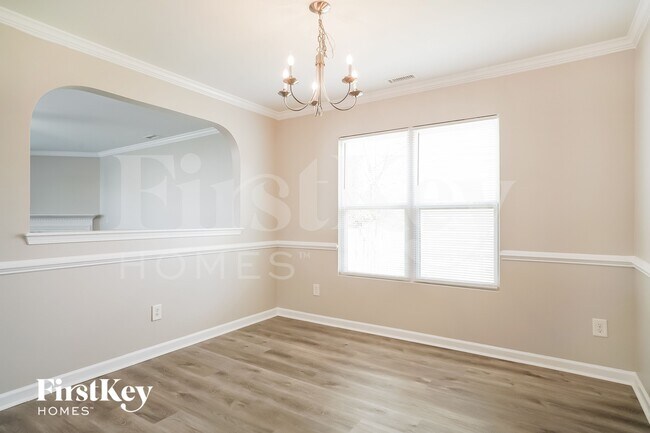 Foto del edificio - 6831 Horseback Lane