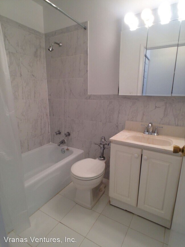 Foto del edificio - 5241 N Lawler Ave