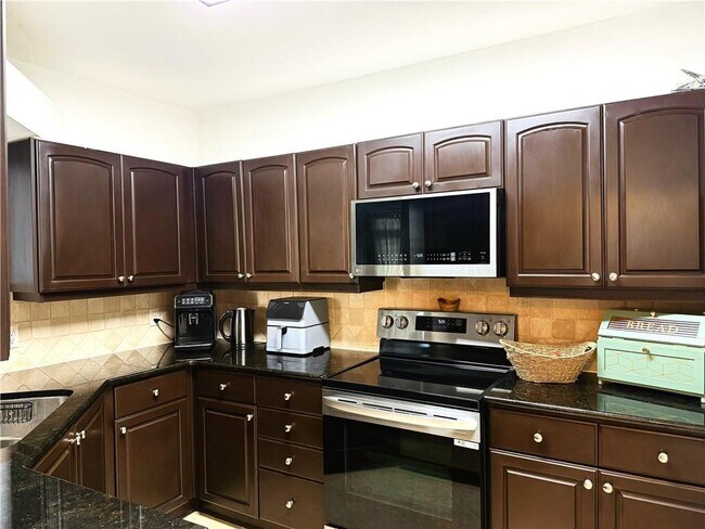 Foto del edificio - 3334 Peachtree Rd NE