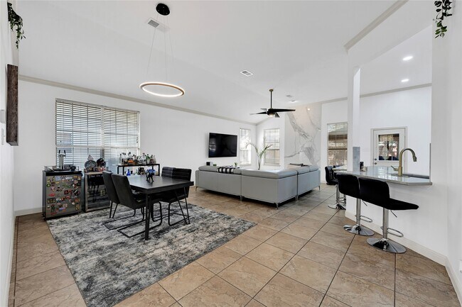 Building Photo - 14902 Carolina Falls Ln