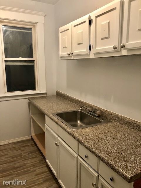 Building Photo - 2 br, 1.5 bath  - 14 Young St Fl 1