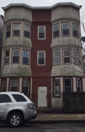Primary Photo - 380 Avon Ave