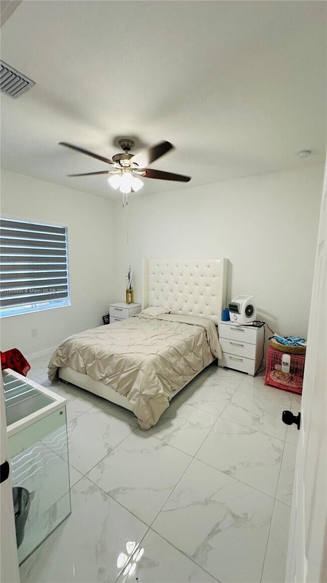 Foto del edificio - 3161 NW 69th St